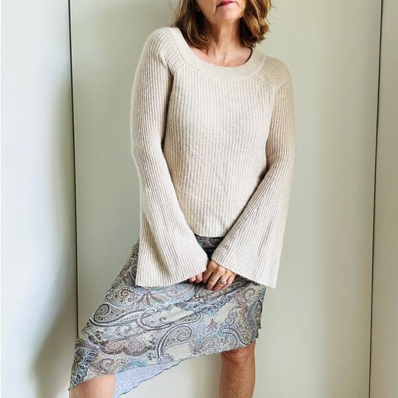 Women's Cashmere Sweater Cropped Size Small Beige Bell Sleeve Lace sides Fall - Picture 1 of 8